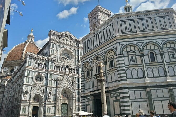 Medici's Mile Walking Tour plus Pitti Palace or Boboli Gardens Ticket - Piazza della Signoria: A Public Stage for Art and Control