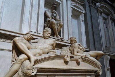 Michelangelo Sculpture Tour in Florence with Skip the Line Ticket - Santa Croce: where Florence put its big names in stone