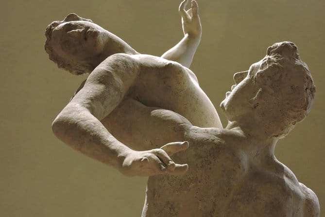 Michelangelo's David tour and entry tickets - Small group tour - Meeting at Via Camillo Cavour 21R: finding the right start