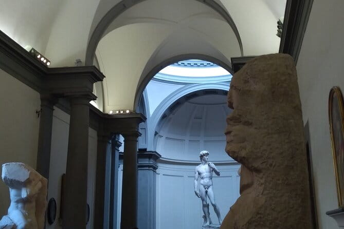 Michelangelo's David tour and entry tickets - Small group tour - The 1-hour guided Accademia walk: seeing David with better eyes