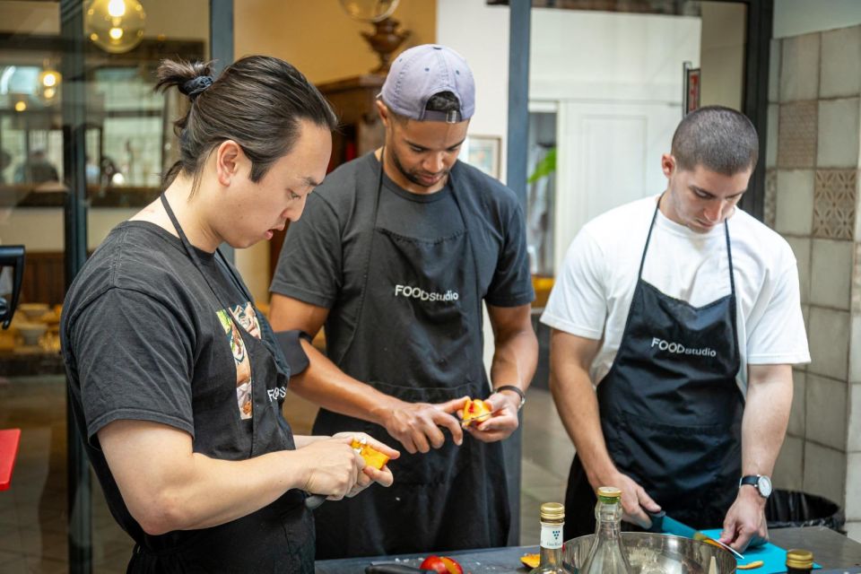 Neighborhood shopping & Homemade Pasta ! - Who This Cooking Class Fits Best