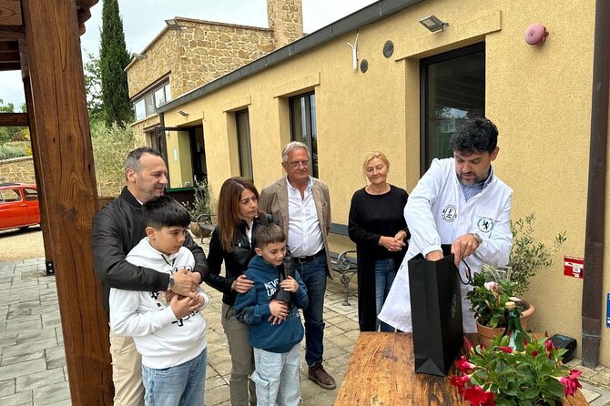 Olive Oil Tours and Tasting at Frantoio di Montalcino - Shopping for EVOO at the End: Take Home Options Without Pressure