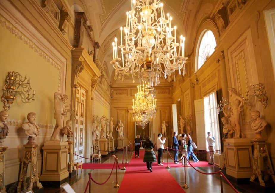Palatina Gallery and Pitti Guided Tour in Florence - The Royal Apartments stop: why it’s more than a quick photo break