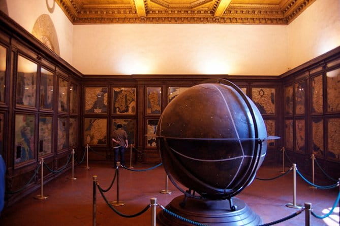 Palazzo Vecchio in Florence - The 2-hour Palazzo Vecchio Museum visit: Medici rooms and the Salone that steals the show