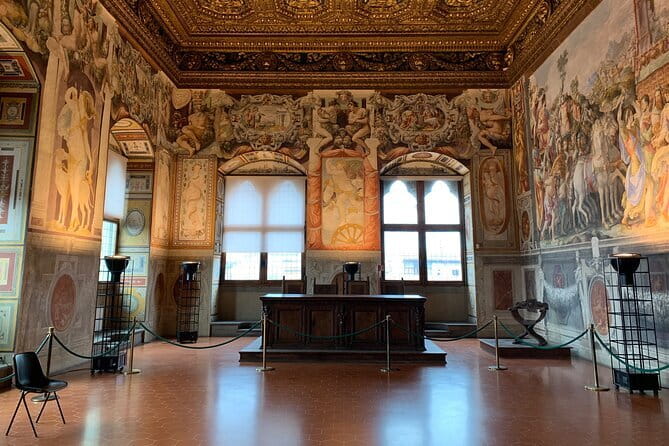 PALAZZO VECCHIO Private tour in Florence - Views, sitting breaks, and keeping the visit comfortable