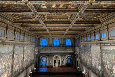 Palazzo Vecchio Tales - into Medici's secrets and mythology simbols - Starting at Piazza della Signoria: the right mood-setter