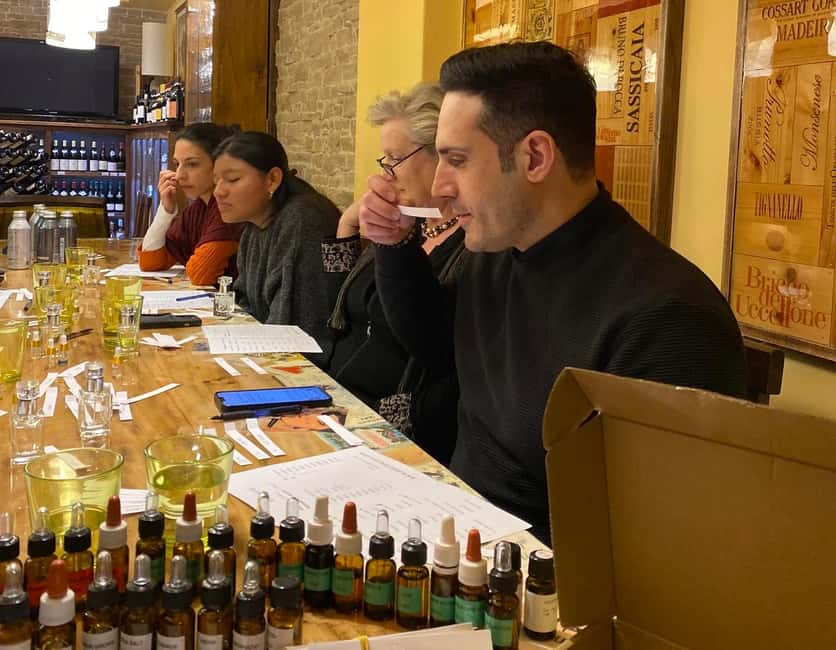 Perfume Creating Workshop in the city center - Florence meeting point: via del Sole 11R (and the number trick)