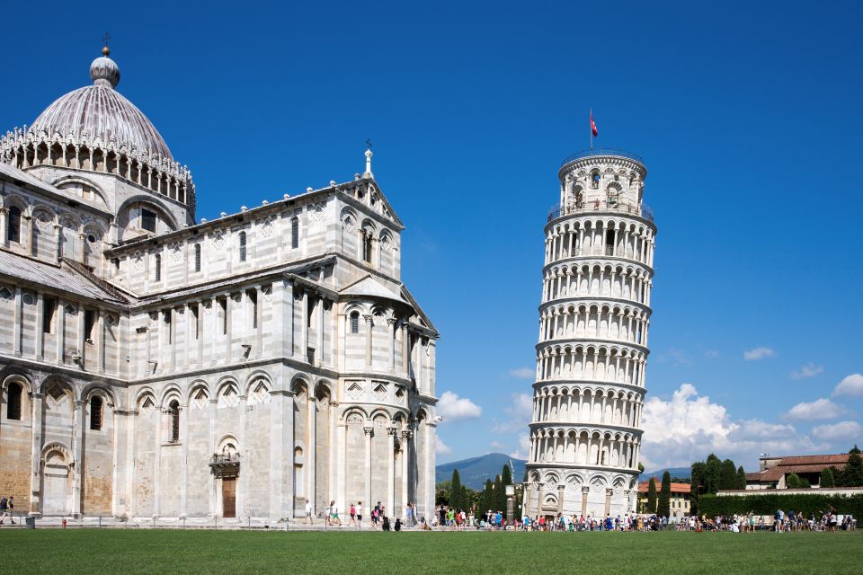 Pisa and Lucca: Private Full-Day Tour by Deluxe Van - Price and value: why $825 for up to 2 can make sense