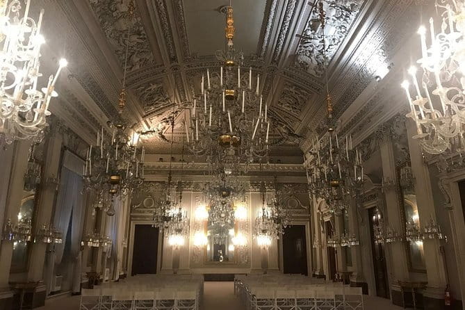 Pitti Palace and Palatina Gallery - Stop 1: Palazzo Pitti rooms built to dominate Florence