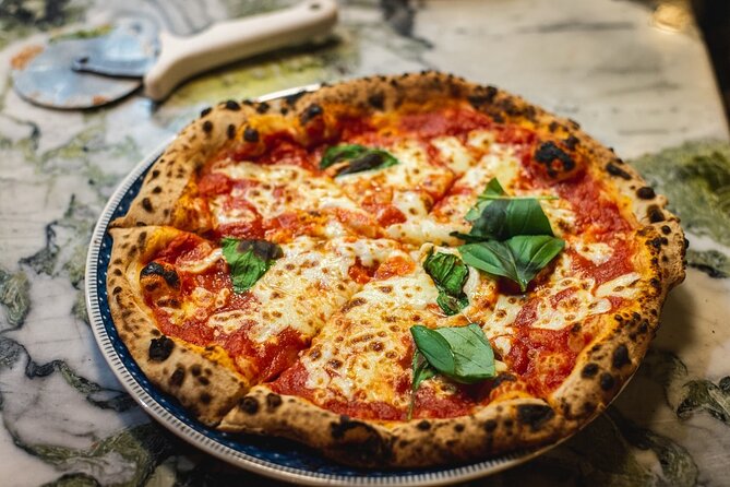 Pizza Dinner and Italian Opera Arias Concert in Florence - Stop 1: Piazza del Carmine and your pizza dinner setup