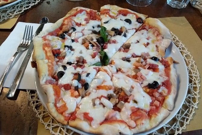 Pizza & Gelato Making Cooking Class in Florence - Pizza Dough, Toppings, and Baking: The Hands-On Part You’ll Remember
