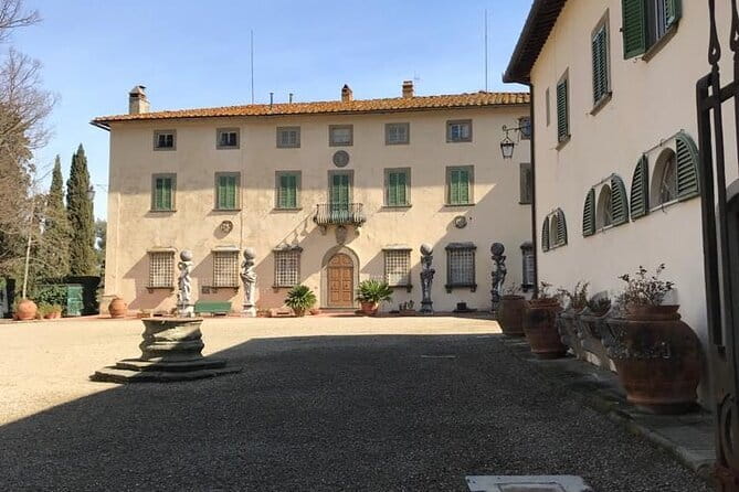 Private Carmignano Tour: The First Cabernet Sauvignon in Tuscany - Tastings and buying: how to handle wine and olive oil without wasting it