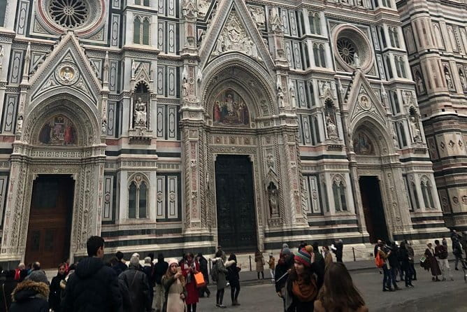 Private Florence City Tour & The Mall Shopping - Private Florence by Mercedes: what this setup changes