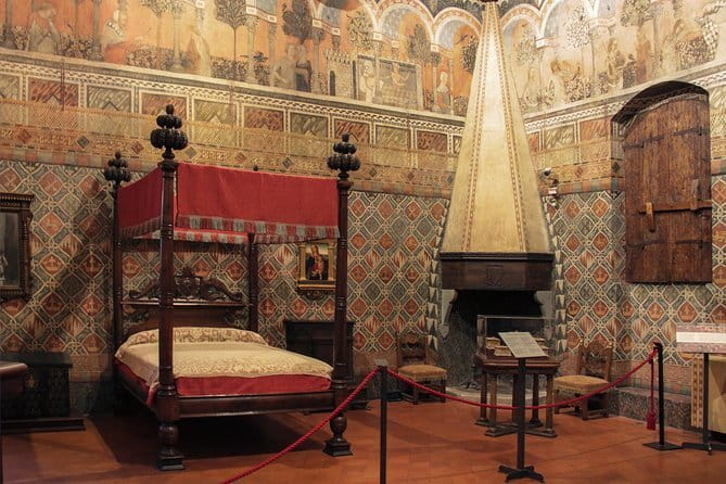 Private Florence Tour of Must-See Sites from Duomo to Santa Croce & Old Bridge - Pickup, Group Discounts, and the Value Angle