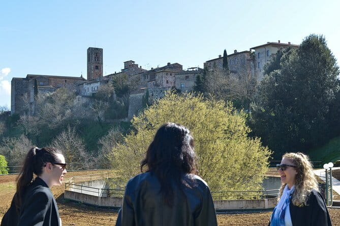 Private Food and Walking Tour in San Gimignano and Volterra - Volterra first: Etruscans, a museum stop, and a real lunch