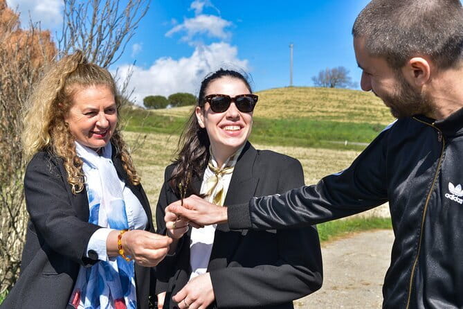 Private Food and Walking Tour in San Gimignano and Volterra - Food and wine rhythm: plan for tasting, not a full buffet day