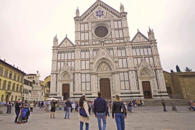 Private Guided Tour of Florence Basilicas and Their Cloisters - Basilica of Santa Croce: frescoes by Giotto and Gaddi, plus famous tombs