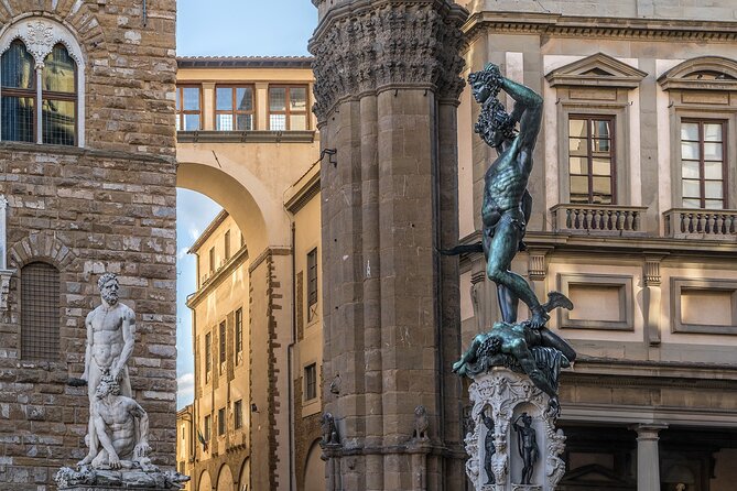 Private Guided Tour of Palazzo Vecchio in Florence - The Palazzo Vecchio Interior: What to Look for Beyond the First Glance