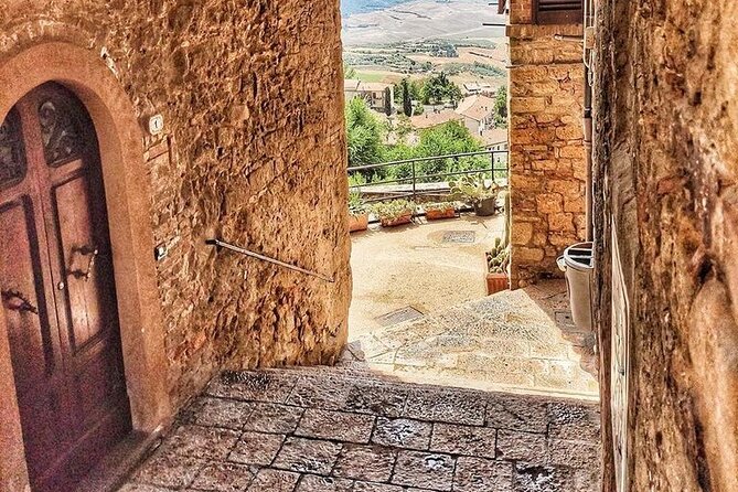 Private guided tour of the medieval village of Volterra - Stop 4: The medieval center walk—45 minutes to connect the stories to the streets