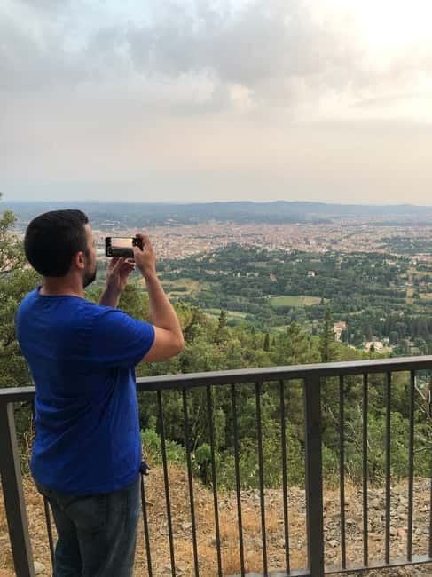 Private Hiking Florence Tour with Wine and Lunch or semi-pri - Fiesole stop: wine, lunch, and the social side of hiking