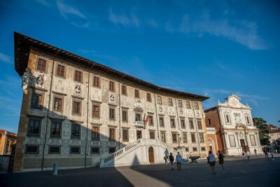 Private Pisa and Lucca Half Day Tour from Florence - Florence to Pisa: the coach ride sets the tone for what you’ll see