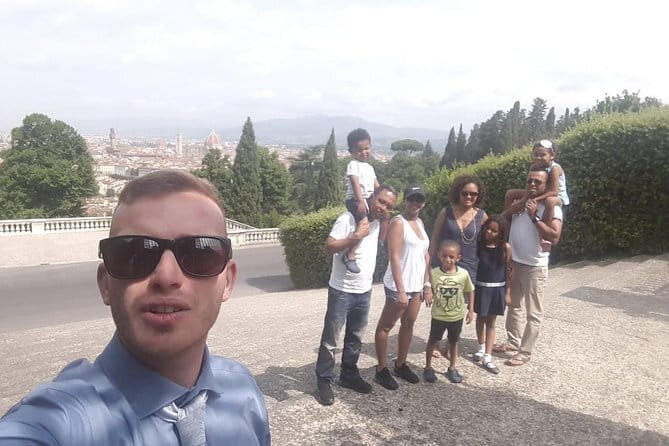 Private Pisa and Lucca Half Day Tour from Florence - Pisa by horse carriage: a short ride that changes the pace