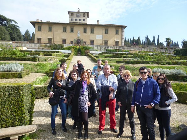 Private Tour of the Medici Family Villa in Florence - A Real Human Touch: English Guidance and the Suzanna Factor