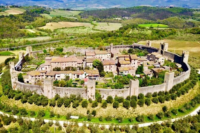Private tour Siena, San Gimignano and Monteriggioni, lunch in the cellar - Siena’s San Domenico and Piazza del Campo: the day’s strongest opening move