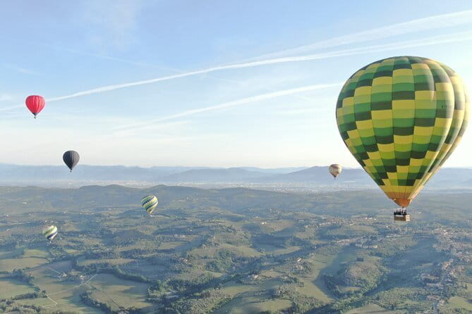 Private Tour: Tuscany Hot Air Balloon Flight from Firenze - From safety briefing to balloon prep: what happens before you lift off