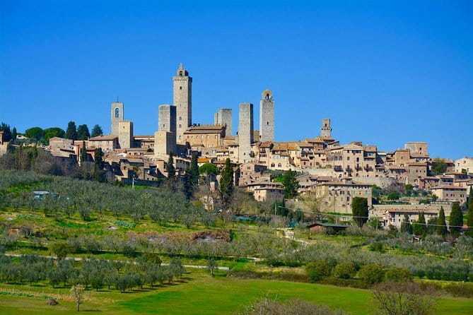 Private Tuscany Day Tour: San Gimignano and Chianti Wine Region from Florence - Key things you’ll notice right away
