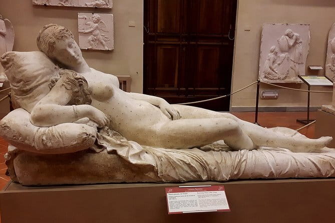 Private Uffizi and Accademia Time Entry Hidden Art Walking Tour - The Walking Portion: How the Guide Helps You Notice More