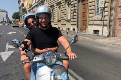Rent your Electric Vespa 45 in Florence for 8 hours - The 900€ Deposit and the Driver-Readiness Reality Check