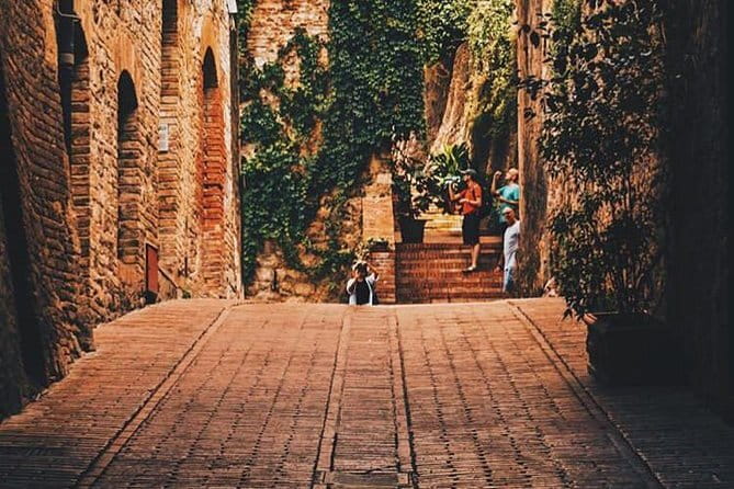 San Gimignano and Volterra Tour by Private Luxury Van - What Volterra’s Duomo and Palazzo dei Priori teach you about alabaster