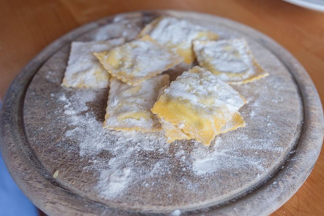Share Your Pasta Love in a Local’s Home in Florence - Aperitivo first: what the welcome actually sets up for you