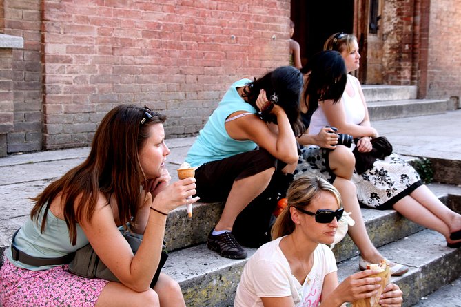 Sit and walk Florence tour with Gelato - Ponte Vecchio: finishing with a view worth pacing for