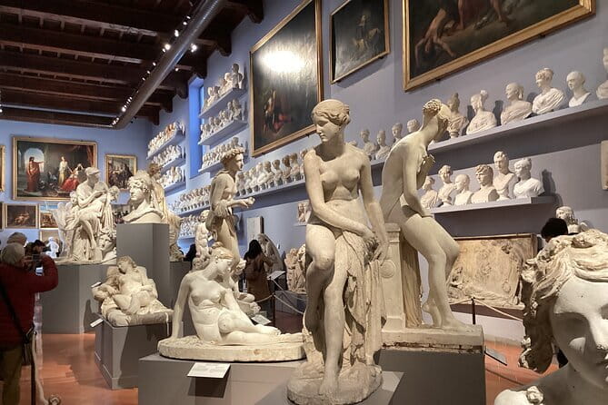 Skip the Line: Accademia Gallery Priority Entry Ticket with eBook - Galleria dell’Accademia: what the building adds to your visit