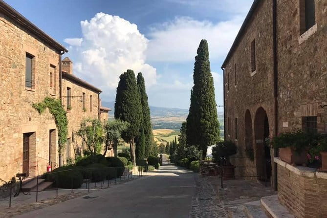 Small group Chianti-side wine tour with Mercedes V class Van - Mercedes V-Class Pickup to Countryside Views