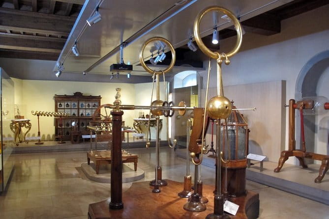 Small-group Guided tour of Galileo's Museum - Museo Galileo in Florence: why it works better with a guide