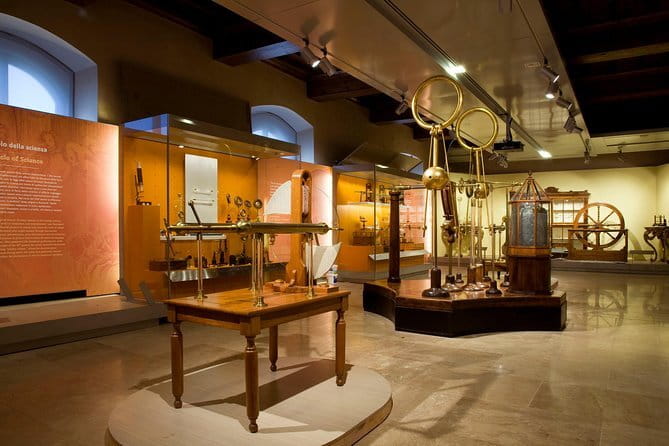 Small-group Guided tour of Galileo's Museum - Where you meet and how to plan your arrival