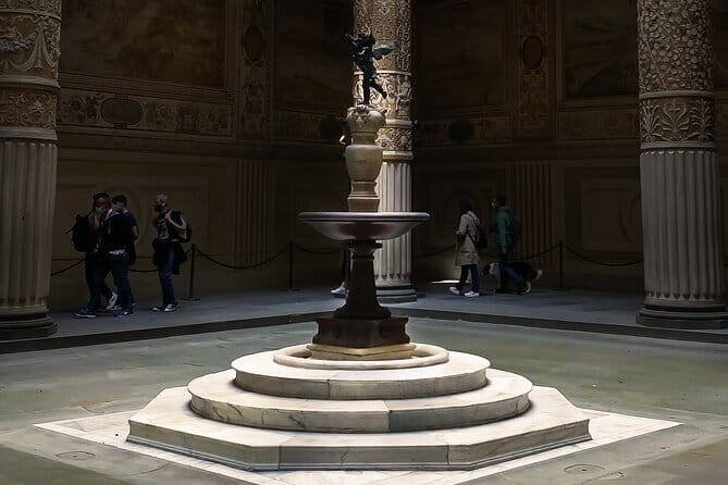 Small-Group Palazzo Vecchio Secret Passages Tour with Lunch Or "Gelato" - The small-group pace and how long it really takes