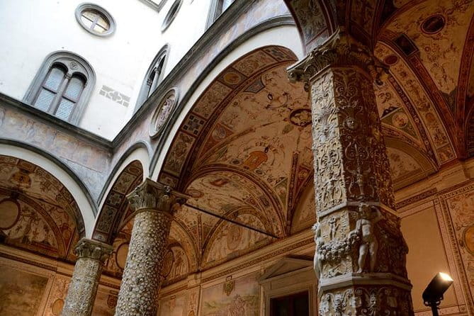 Small-Group Palazzo Vecchio Secret Passages Tour with Lunch Or "Gelato" - Meeting Palazzo Vecchio at the Via dei Gondi ticket office