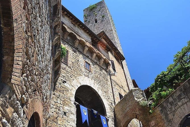 Small-Group Vernaccia di San Gimignano Wine Tour - White and Red Wines - The small-group advantage: time with the guide, not just wine in a cup