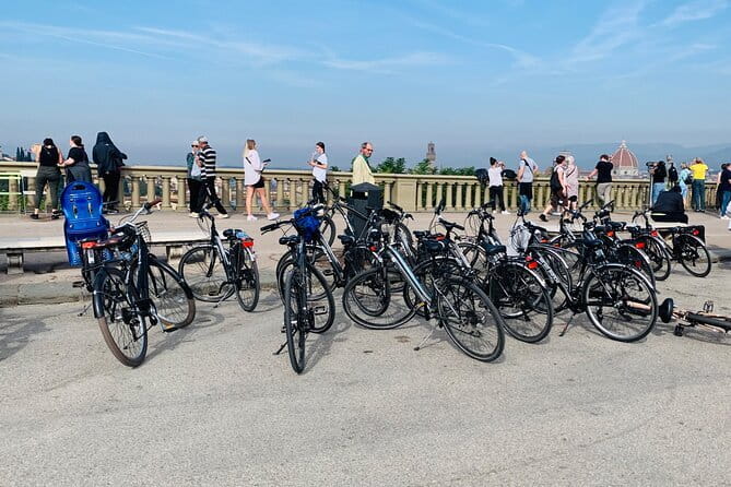 Sunset Bike tour of Florence &Rose Garden & Piazzale Michelangelo - Piazza del Duomo: the cathedral square at ride-by pace