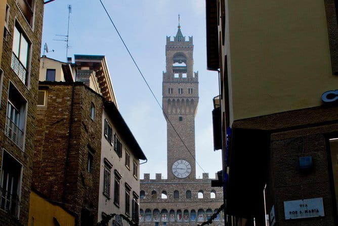 The Best of Florence in few hours - private walking tour - Loggia dei Lanzi and the statue-filled open air museum stop
