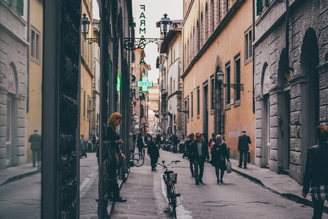 The Best of Florence Walking Tour with Audio Guide and Guide - Piazza Santo Spirito: Brunelleschi’s church and a less tour-trapped feel