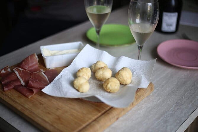 The Cooking Lab - Authentic Food Experience - The Flow Begins With a Welcome Drink and Coccoli Prosciutto e Stracchino