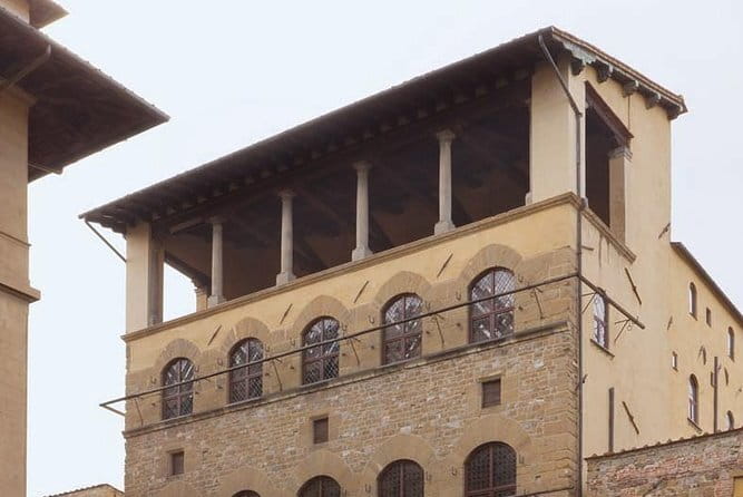The Florentine House of the 14th Century: 1 hour tour in the Renaissance life - Hope chests and household artifacts: why small objects can hit hard