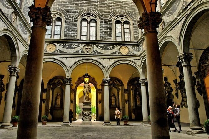 The Medici Family: Lorenzo The Magnificient and the TV movie - The guide experience: art historian storytelling in English