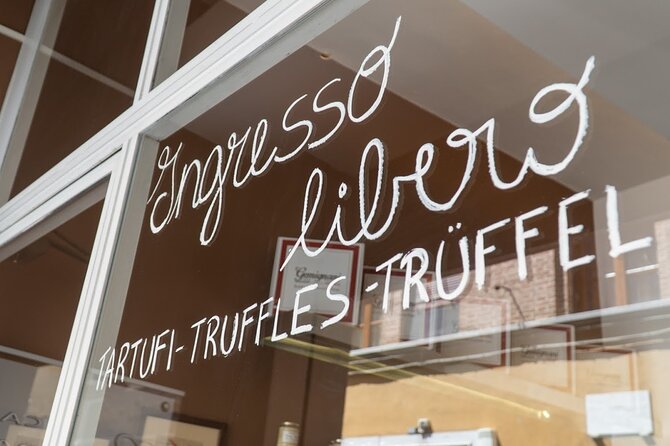 Truffle hunting and lunch experience, with Vinci and winery. - Lunch With Fresh Truffles: What’s Included and What to Expect