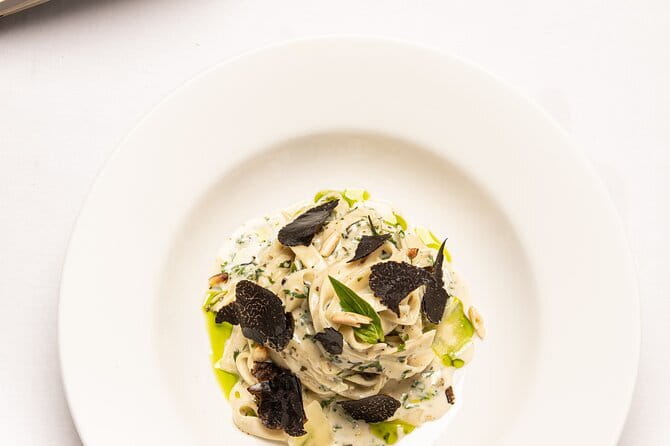 Truffle Picking Experience with 3 Course Meal in Chianti hills - How the trained truffle dog changes everything
